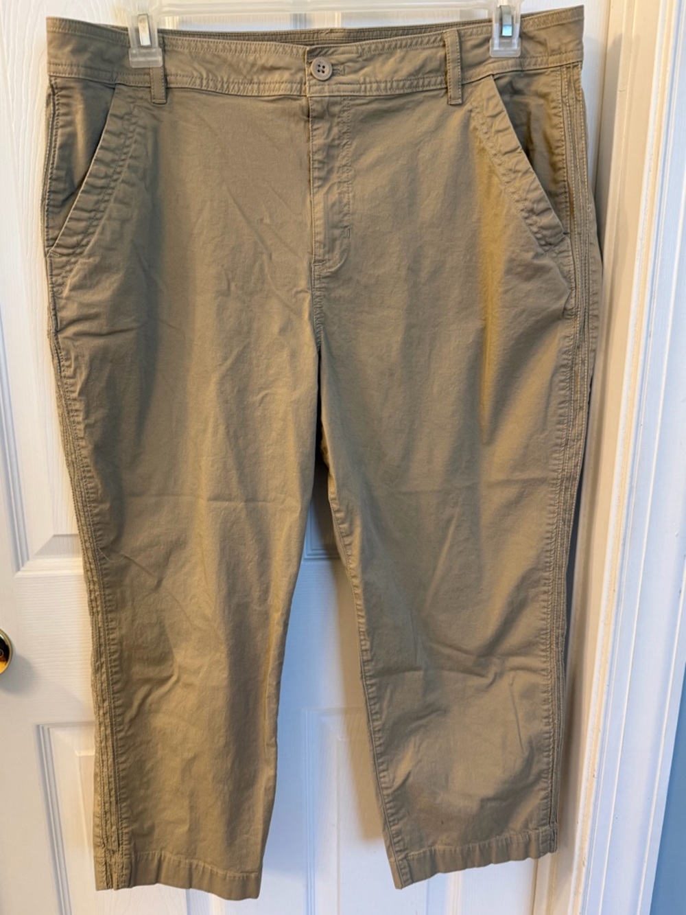 Eddie Bauer Tan Cotton/Spandex Capri Pants Sz 18